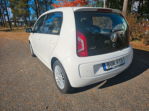 Volkswagen UP! 7 of 18