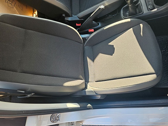 Volkswagen UP! 15 of 18