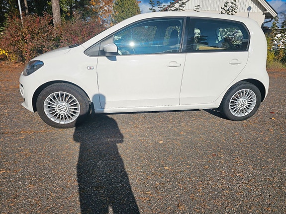 Volkswagen UP! 8 of 18