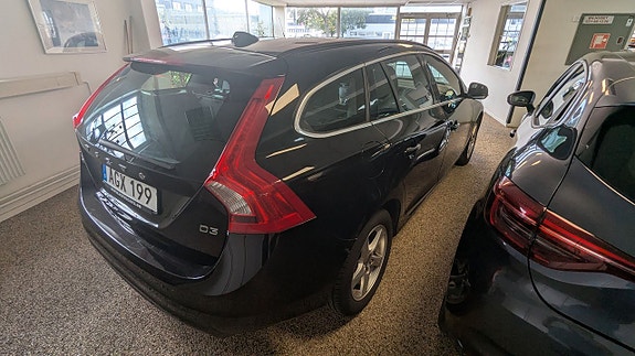 Volvo V60 4 of 5