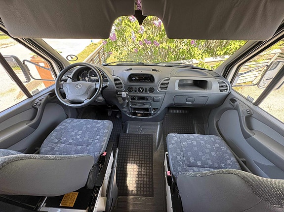 Mercedes-Benz Sprinter 416 27 of 30