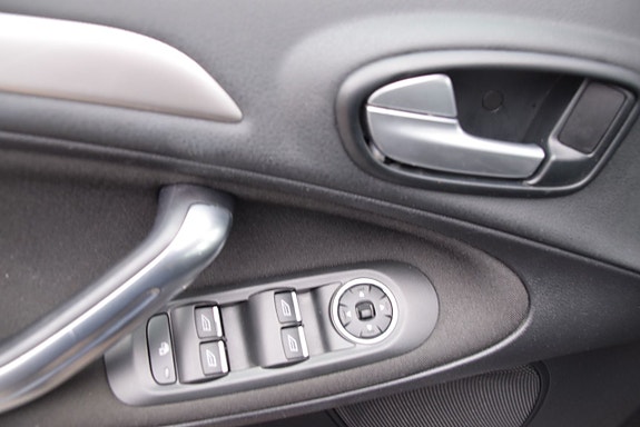 Ford Galaxy 17 of 20