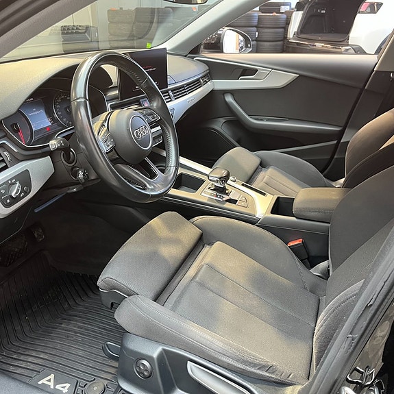 Audi A4 8 of 12