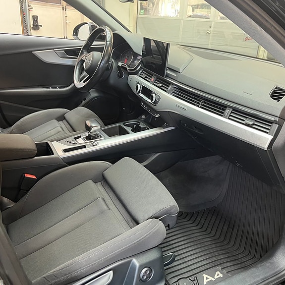 Audi A4 11 of 12