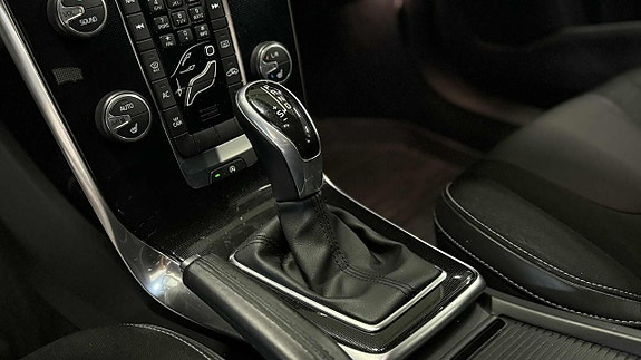 Volvo V40 17 of 27