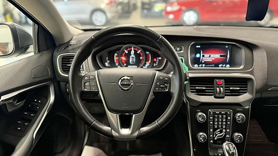 Volvo V40 19 of 27