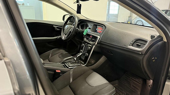 Volvo V40 16 of 27