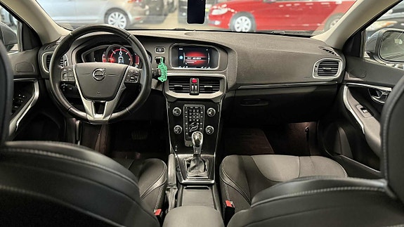 Volvo V40 18 of 27