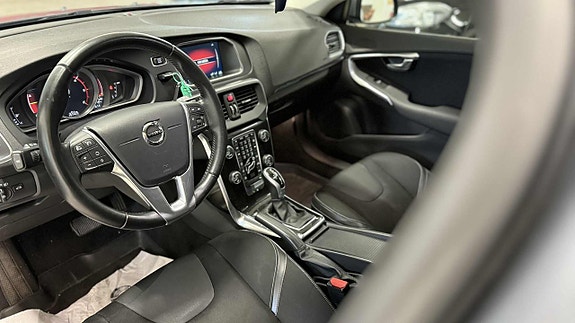 Volvo V40 13 of 27