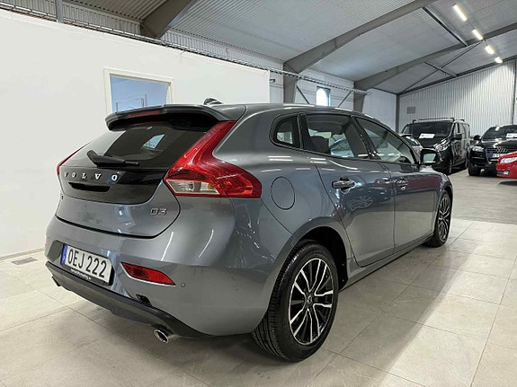 Volvo V40 10 of 27