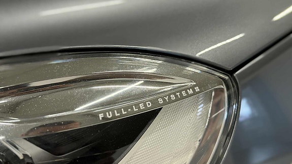 Volvo V40 5 of 27