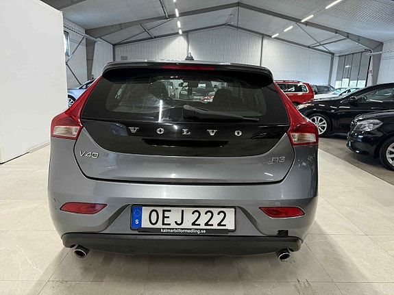 Volvo V40 9 of 27
