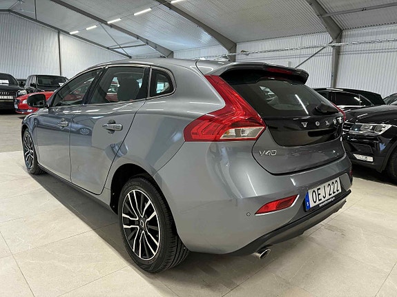 Volvo V40 8 of 27