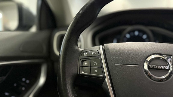 Volvo V40 20 of 27