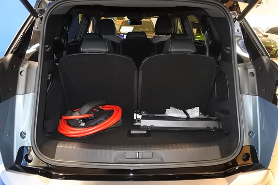 Peugeot e-5008 8 of 14