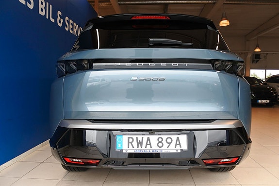 Peugeot e-5008 7 of 14