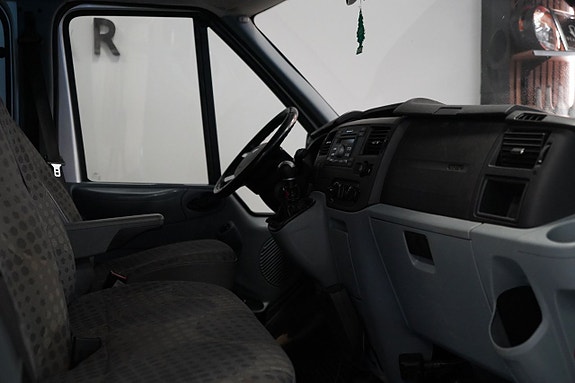 Ford Transit 8 of 11