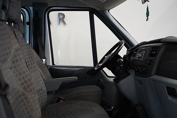 Ford Transit 9 of 11