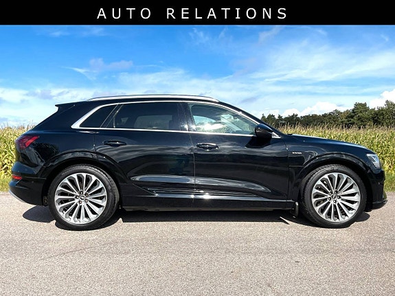 Audi e-tron 9 of 10