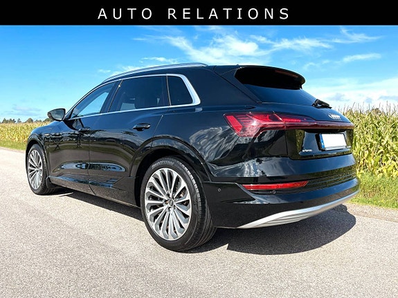 Audi e-tron 3 of 10