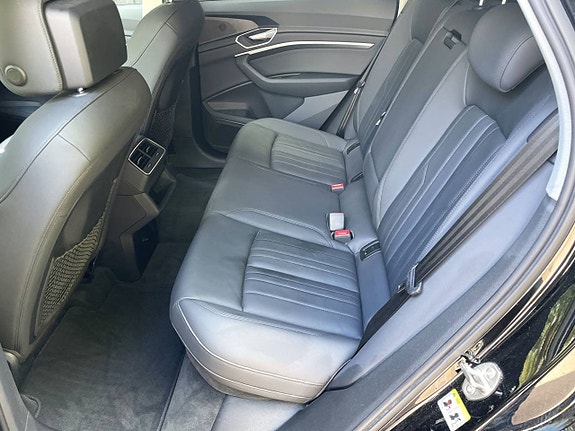 Audi e-tron 8 of 10