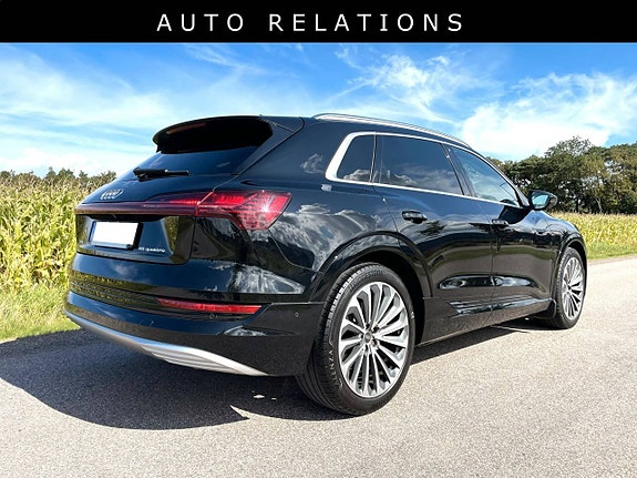 Audi e-tron 6 of 10