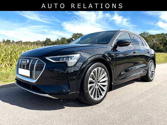 Audi e-tron 2 of 10