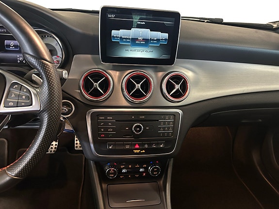 Mercedes-Benz CLA200 d 14 of 22
