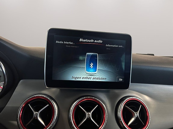 Mercedes-Benz CLA200 d 15 of 22