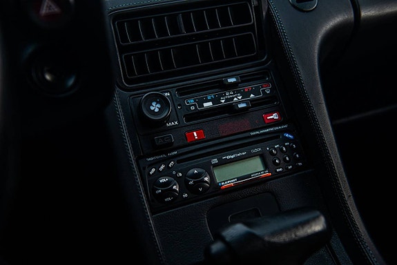 Porsche 928 18 of 25