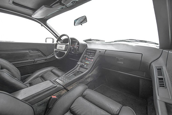Porsche 928 13 of 25
