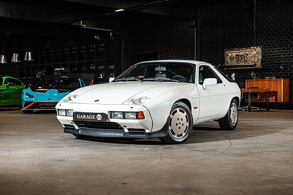 Porsche 928