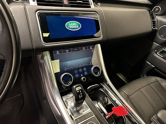 Land Rover Range Rover Sport 9 of 11