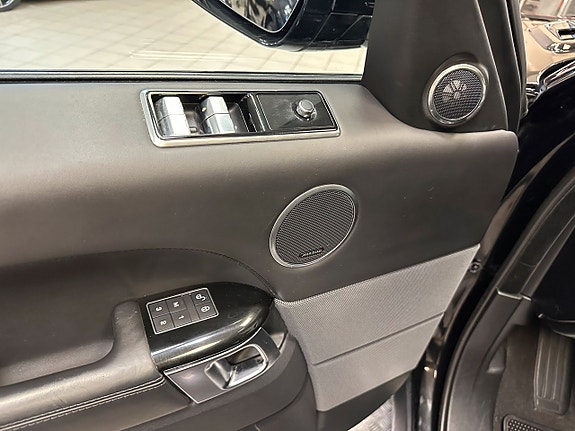 Land Rover Range Rover Sport 7 of 11