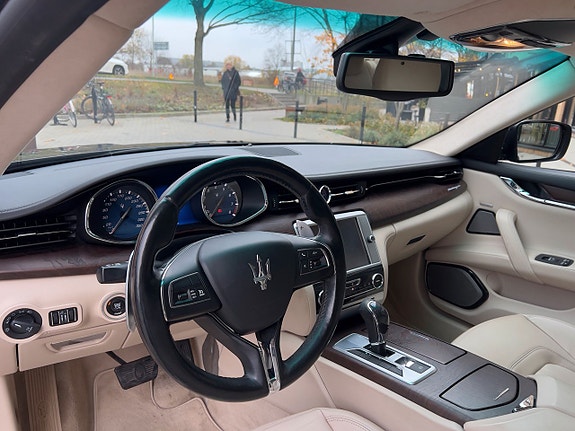 Maserati Quattroporte 5 of 5