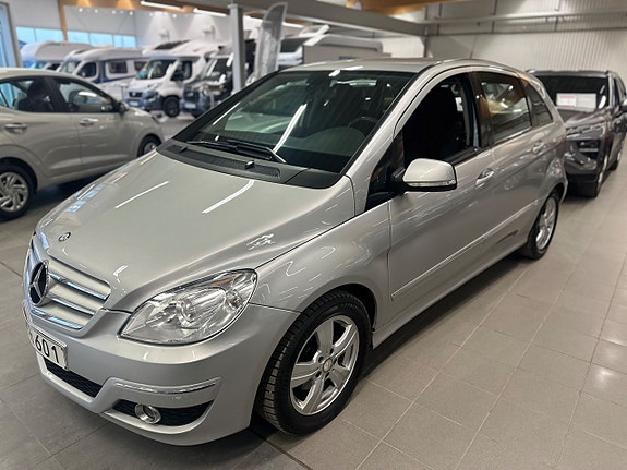 Mercedes-Benz B180