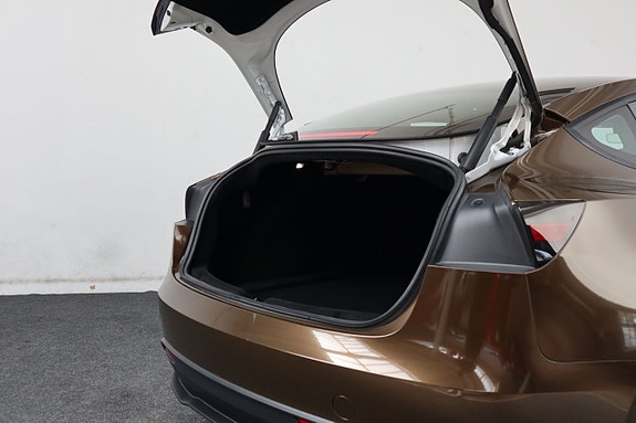 Tesla Model 3 23 of 23