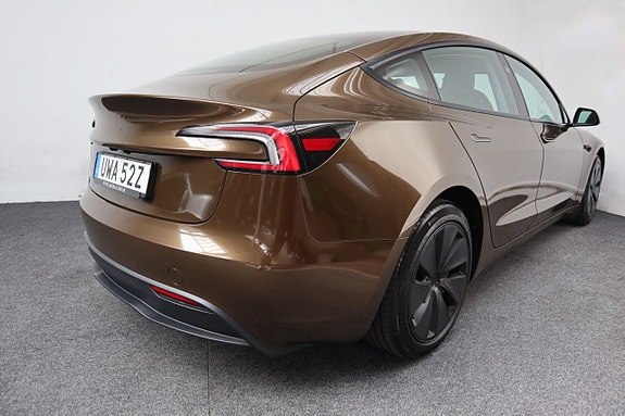 Tesla Model 3 6 of 23