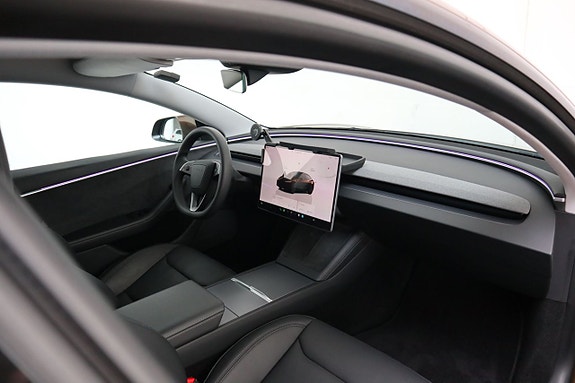 Tesla Model 3 18 of 23