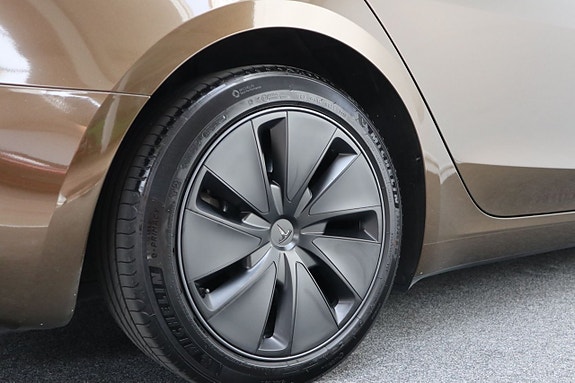Tesla Model 3 22 of 23
