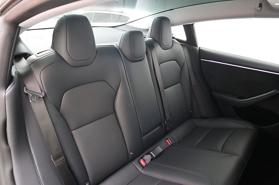 Tesla Model 3 20 of 23