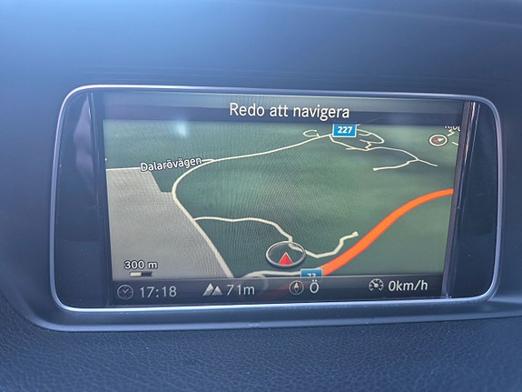 Mercedes-Benz E220 7 of 9