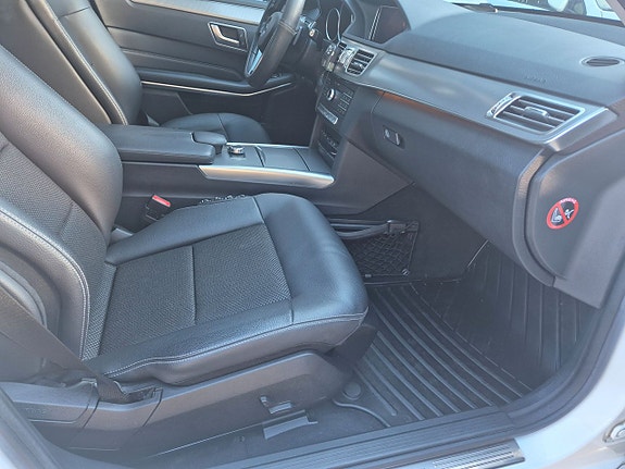 Mercedes-Benz E220 6 of 9
