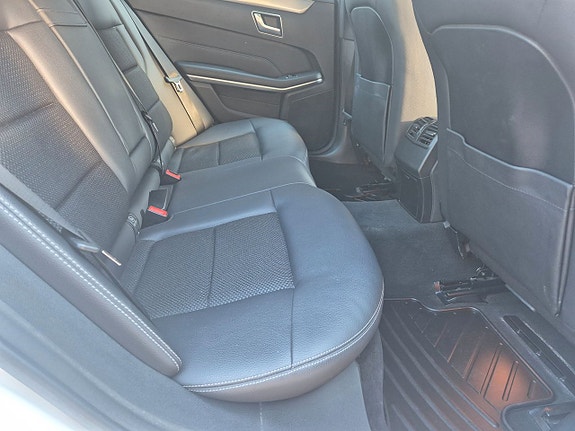 Mercedes-Benz E220 8 of 9