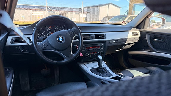 BMW 320 8 of 25