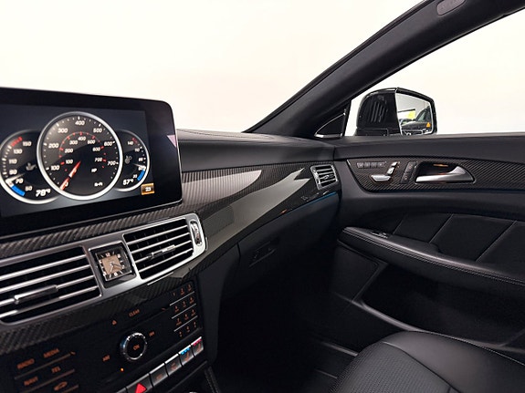 Mercedes-Benz CLS63 27 of 30