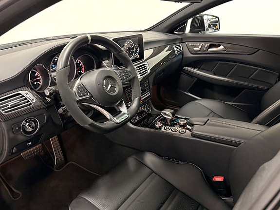 Mercedes-Benz CLS63 15 of 30
