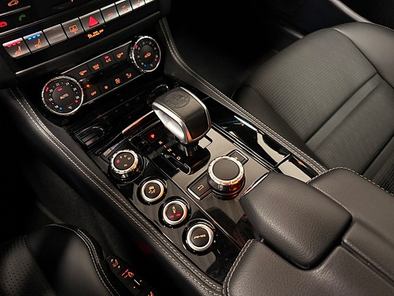 Mercedes-Benz CLS63 26 of 30