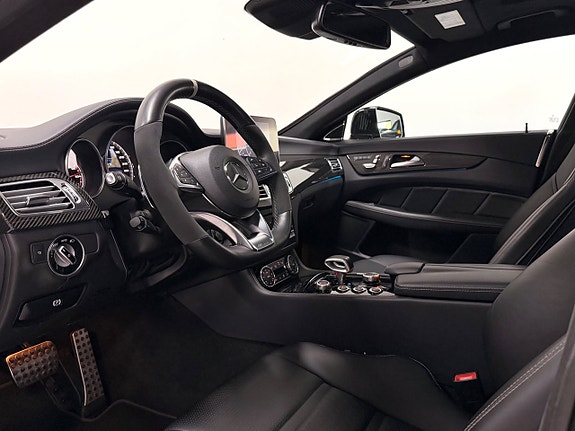 Mercedes-Benz CLS63 14 of 30