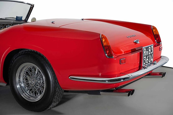 Ferrari 250 GT 9 of 28